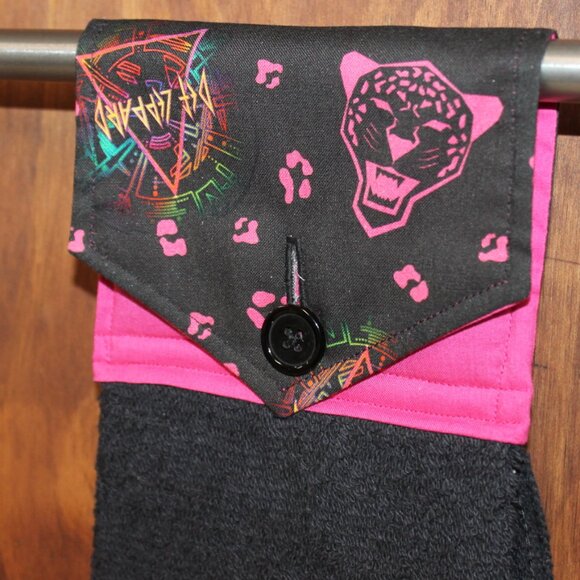 DEF LEPPARD PINK & BLACK PRINT HANDMADE HANGING HAND KITCHEN TOWEL COTTON TOWEL - Picture 3 of 4
